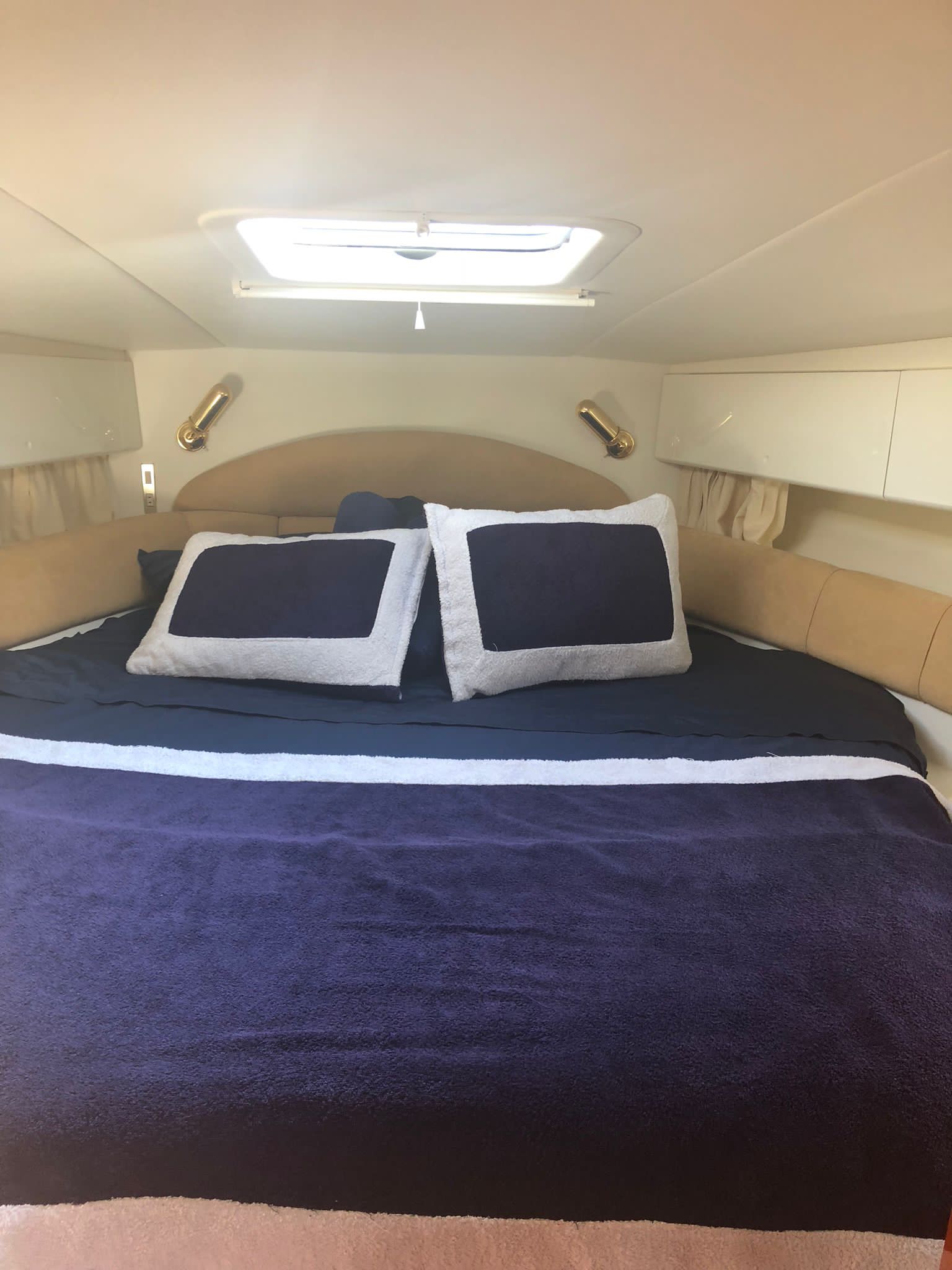 5CFDAF90-9FEE-46C4-B582-F788E93FBAB6